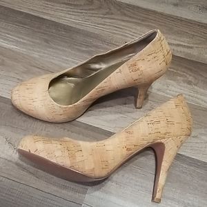 Nine West Enhancingo Cork Heels size 9